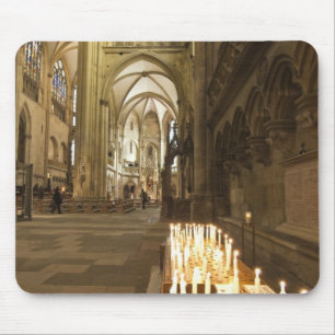 Innenraum des St. Petersdoms in Regensburg Mousepad