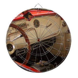 Innenraum eines alten Packard Dartscheibe