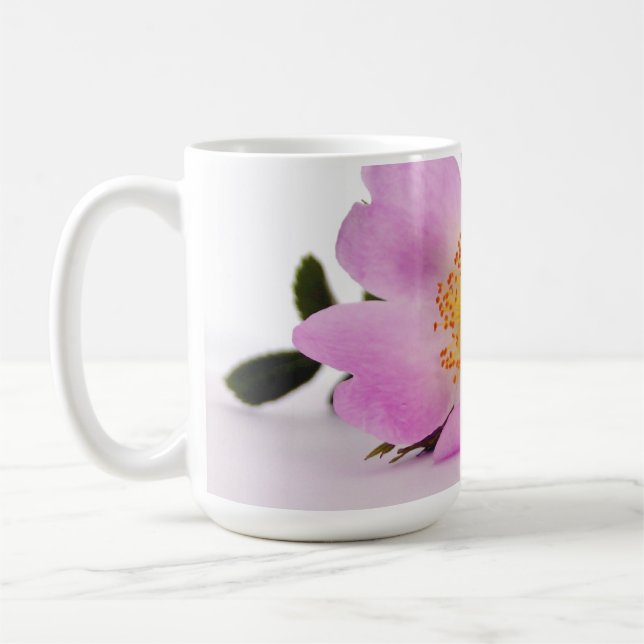 Innerhalb einer Tasse mit Lila Blume (Links)