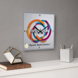 "Innovation, Design, Lieferung" Quadratische Wanduhr