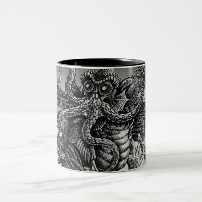 Innsmouth tief eins, das zu R'lyeh zurückgeht Zweifarbige Tasse (Mittel)
