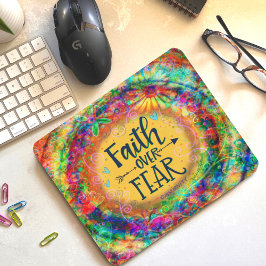 Inspiration Boho farbenfroher Glaube über Angst Mousepad