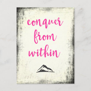 Inspiration Zitat Conquer aus der Typografie Postkarte