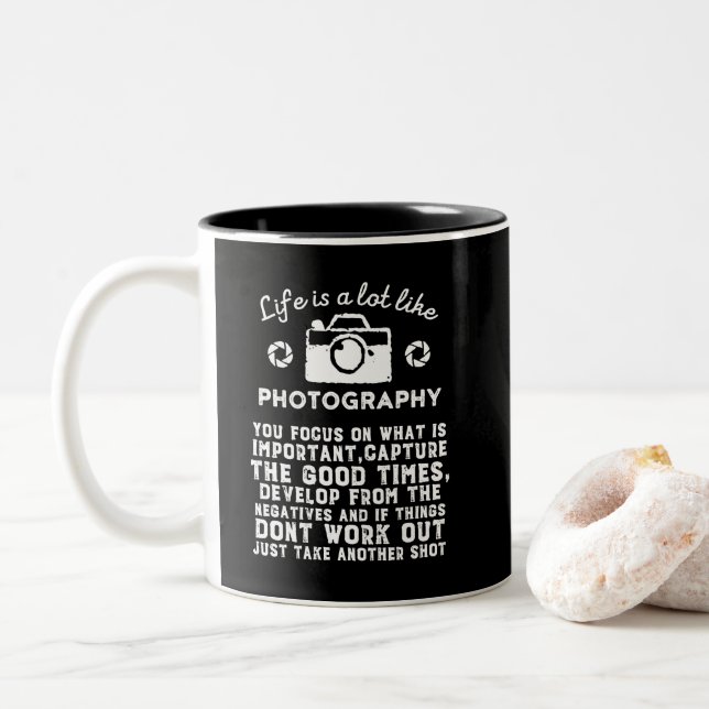 Inspirationsfotografen Leben wie Fotografie Zweifarbige Tasse (Mit Donut)