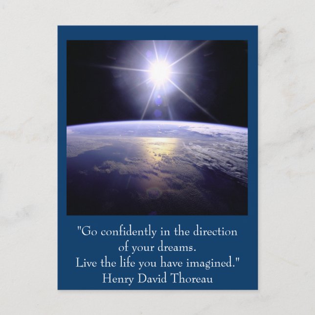 Inspirationspostkarte. Zitat: Henry David Thoreau Postkarte (Vorderseite)