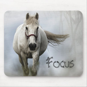 Inspirationsweißes Pferd Mousepad