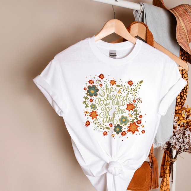 Inspirierend, dass sie daran glaubt, dass sie Insp T-Shirt (Von Creator hochgeladen)