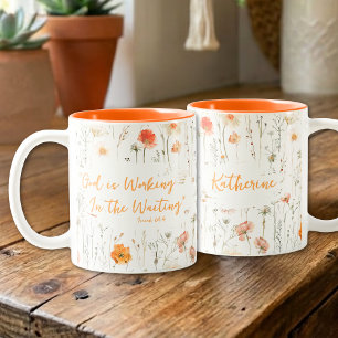 Inspirierend Gott arbeitet Wildblumen Glaube Zweifarbige Tasse