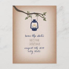 Inspiriertes Blue Camping Lantern Datum Ankündigungspostkarte