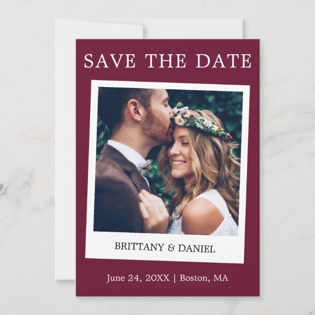 Instant Camera Style Couple Foto Burgundy Save The Date (Vorderseite)