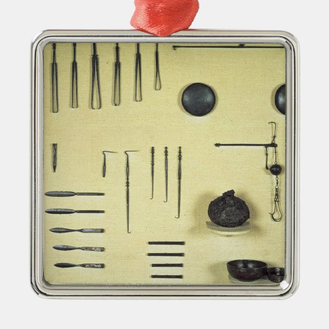 Instrumente vom Fall eines Oculists, von Reims Silbernes Ornament (Vorne)