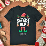 Intelligente Elf-Familie, passend Weihnachts-Name T-Shirt<br><div class="desc">Mit diesem humorvollen Smart-Elf-T - Shirt, der Teil einer passenden Kollektion von Familienelf-Outfit ist und Geschenke für alle Familienmitglieder enthält, kommen Sie in den Urlaubssinn. Dieser T - Shirt ist perfekt für jede Weihnachtsfamilie geeignet und bietet einen niedlichen Elfenhut und lustige Beine mit der Beschriftung "I am Smart Elf" in...</div>