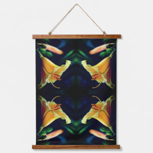 Intensive Gelblilie Blume Mirror Abstrakt Wandteppich Mit Holzrahmen