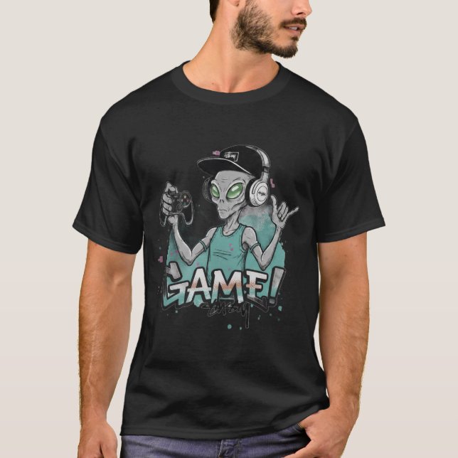 Intergalactic Gamer Tee – DarkGG Alien Streetwear (Vorderseite)