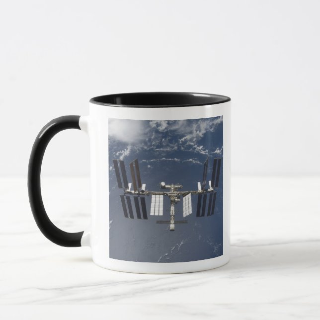 Internationale Raumstation 13 Tasse (Links)