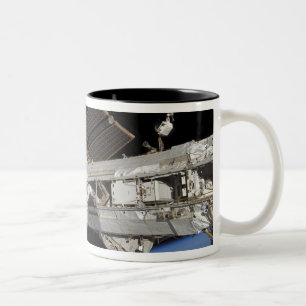 Internationale Weltraumstation 23 Zweifarbige Tasse