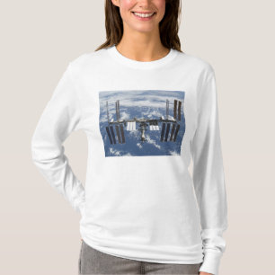 Internationale Weltraumstation in Bahn 2 T-Shirt