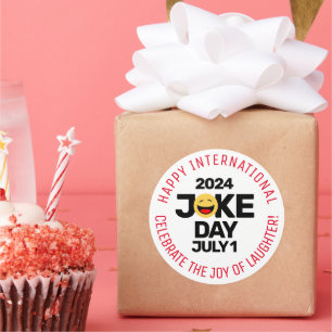 Internationaler Joke Day Laughing Face Runder Aufkleber