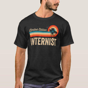 Internist Birthday Retro Vintag Men Women Vater T-Shirt