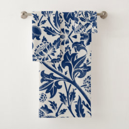 Intricate blue floral pattern on light background badhandtuch set
