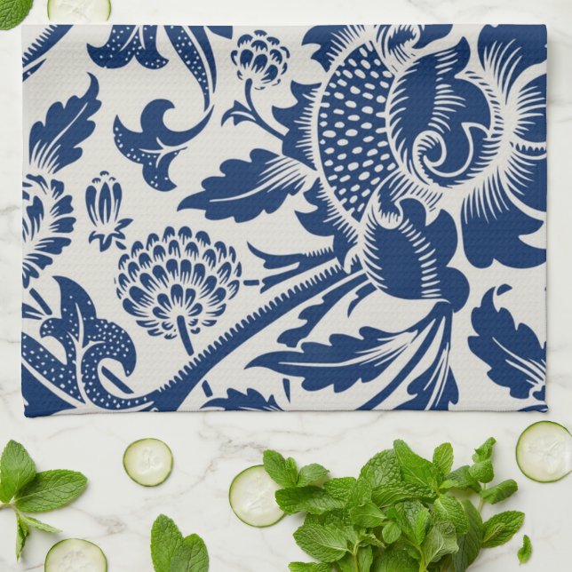 Intricate blue floral pattern on light background geschirrtuch (Gefaltet)