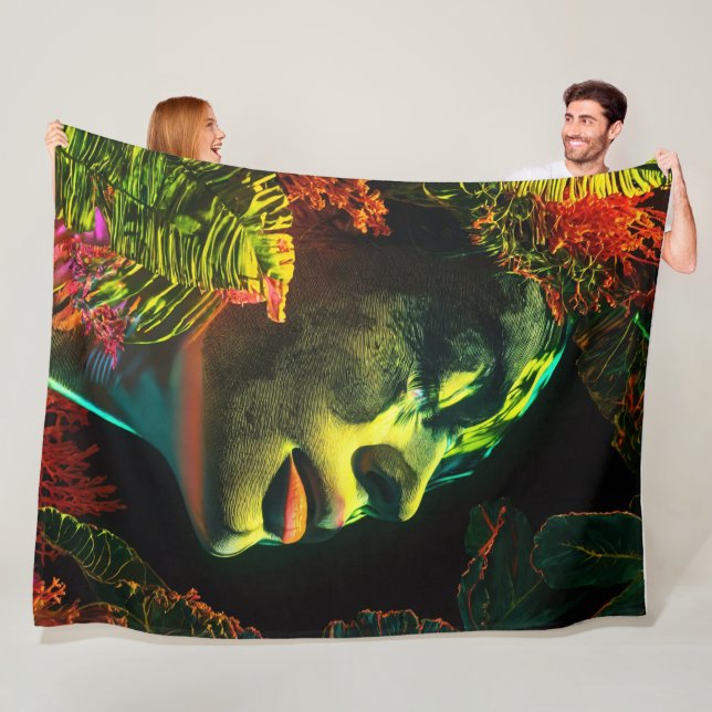 Intricate Neon Woman, Vibrant Coralpunk Art Fleecedecke (Beispiel)