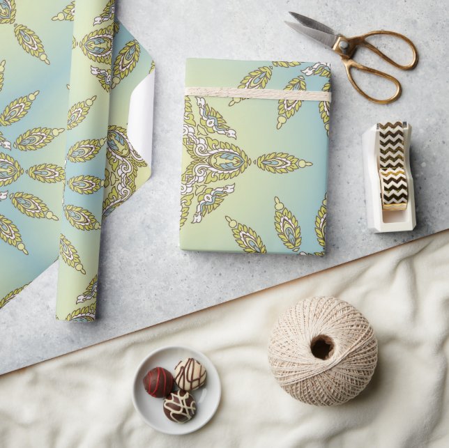 Intrigates Blumenmuster mit symmetrischen Blättern Geschenkpapier (Kunsthandwerk)