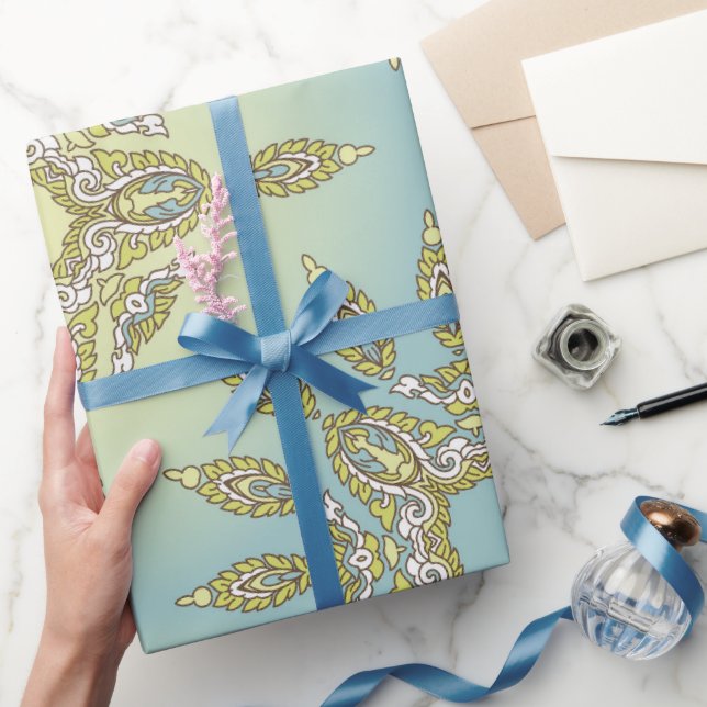 Intrigates Blumenmuster mit symmetrischen Blättern Geschenkpapier (Schenken)