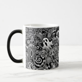 Intrikiertes Halloween-Doodle-Muster mit dunklen S Verwandlungstasse