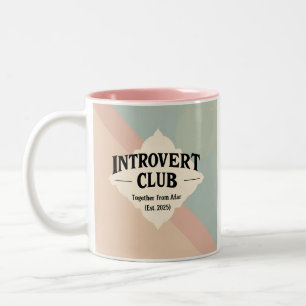 Introvert Club Lustiges Zitat T-Shirt, Retro-Typog Zweifarbige Tasse