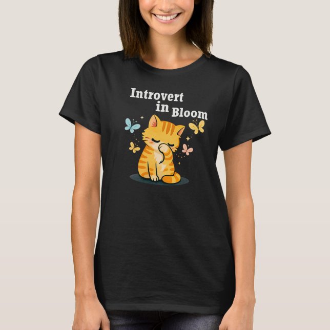Introvert in Blüte Hübsche Katze - Ästhetischer In T-Shirt (Vorderseite)