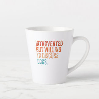 Introvertiert, aber bereit, über Hunde zu diskutie Milchtasse