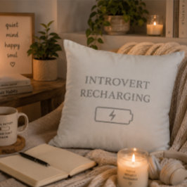 Introvertierte Nachladung | Soziale Batterie lädt  Kissen