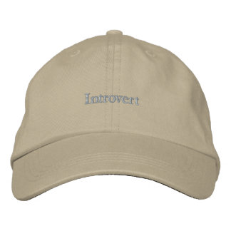 Introvertierter minimalistischer bestickter Hut
