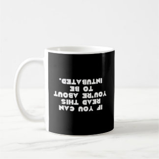 Intubierter Respirationstherapeut Kaffeetasse