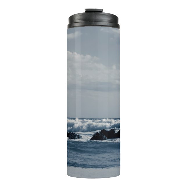 Ionisches Meer, das durch schäumende Wellen aufger Thermosbecher (Vorderseite)