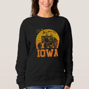 Iowa Zuhause Farm Native Staat Tractor Retro Sunse Sweatshirt