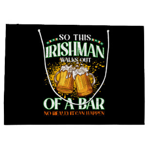 Ire beim Biertrinken am St. Patrick's Day Große Geschenktüte