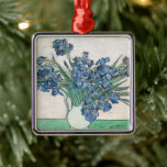 Ire | Vincent van Gogh Ornament Aus Metall<br><div class="desc">Ire (1890) | Original-Kunstwerk des niederländischen Postimpressionisten Vincent Van Gogh (1853-1890). Das Bild zeigt ein ruhiges Leben mit einem vollen Blumenstrauß auf einem grünen Tisch vor einem cremefarbenen,  weißen Hintergrund. Verwenden Sie die Entwurfstools,  um einen benutzerdefinierten Text hinzuzufügen oder das Bild zu personalisieren.</div>