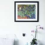 Ire von Vincent van Gogh, Vintag Garden Art Poster<br><div class="desc">Ire (1889) von Vincent van Gogh ist ein Vintages, kunstvolles Post-Impressionismus Landschaftsbild mit Blumengarten mit lila bärtigen Reisen, die von Orangenpfeifen wachsen. An der Kante blüht eine weiße Iris-Blume des Single. Über den Künstler: Vincent Willem van Gogh (1853-1890) war einer der berühmtesten postimpressionistischen Maler seiner Zeit. Seine Arbeit war besonders...</div>