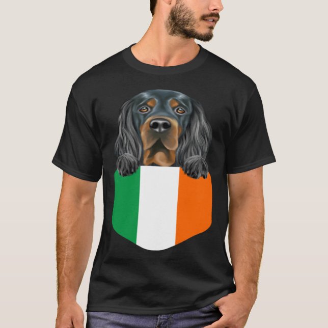 Ireland Flag Gordon Setter Dog In Pocket T-Shirt (Vorderseite)