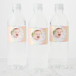 Irgendein Bunny dreht ein Rainbow Birthday Foto Wasserflaschenetikett