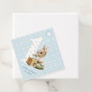 Irgendein Bunny ist ein Niedlicher sonniger erster Geschenkanhänger