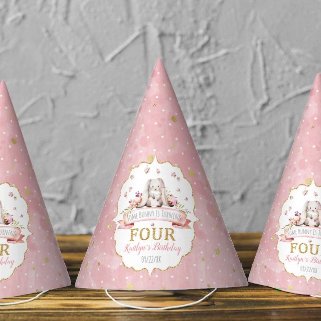 Irgendein Bunny macht vier 4. Geburtstag Partyhütchen (Von Creator hochgeladen)