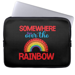 Irgendwo über dem Regenbogenaufkleber gebrannt Laptopschutzhülle
