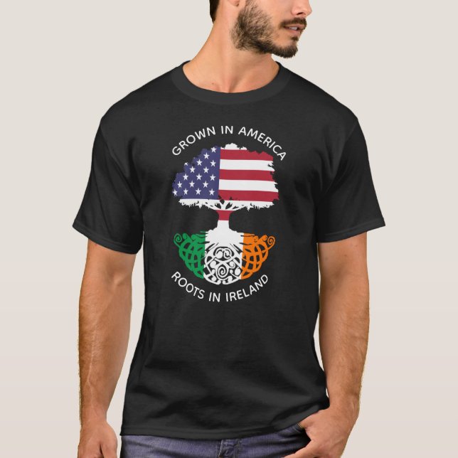 Irisch-Amerikanische Wurzeln im Irlandceltic-Baum T-Shirt (Vorderseite)