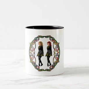 Irisch Step-Tänzer in keltischer Knotenornament-Um Zweifarbige Tasse