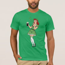 Irische Pin-Up-Dame mit Bierliebe