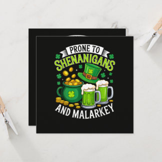 Irischer Gnom St. Patricks neigt zu Schabernack