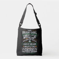 Irischer Mädchen-Haltung Crossbody Geldbeutel